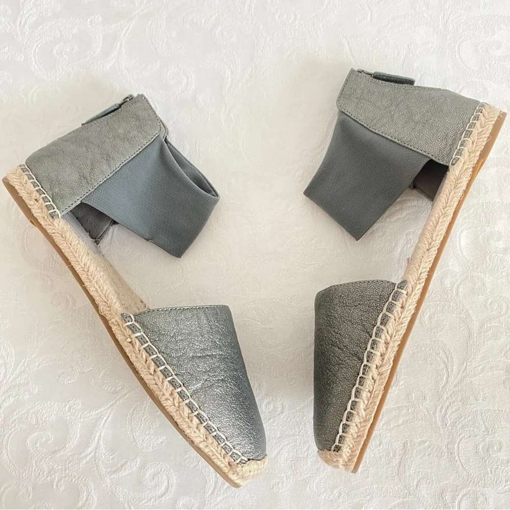 Eileen Fisher step out